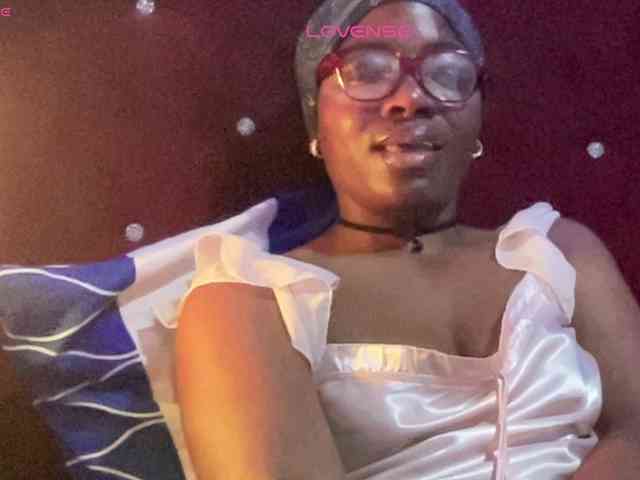 Sweetbellea Live Webcam on BongaCams