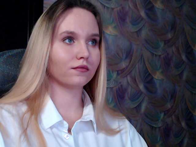 -Mollyea-'s BongaCams show and profile