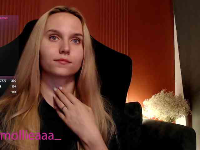 live strip chat Molliea