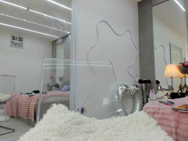 YannaMiana's BongaCams show and profile