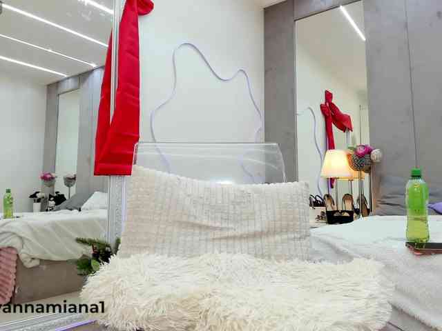 YannaMiana webcam