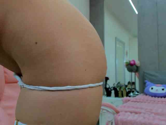 YannaMiana webcam