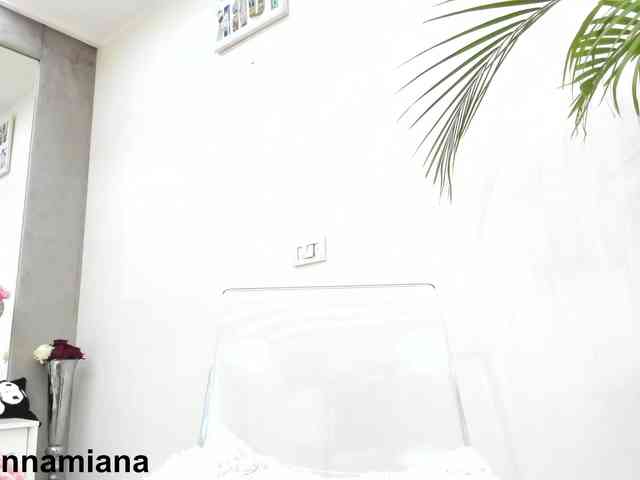 YannaMiana webcam