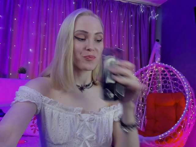 GinaLovely's BongaCams show and profile