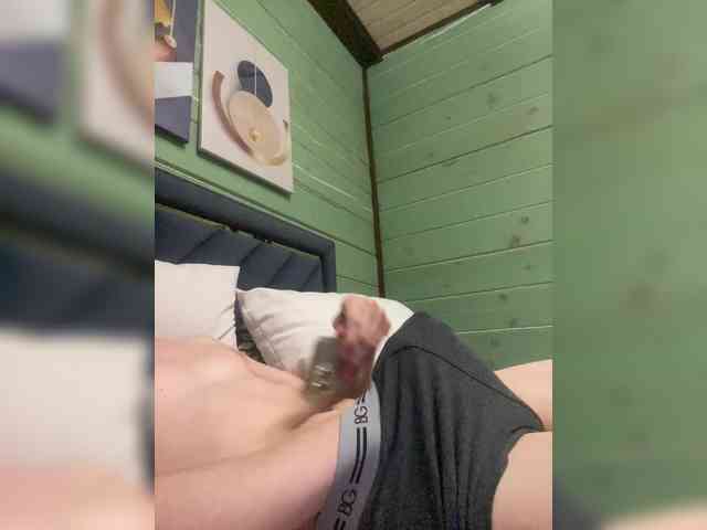 Your-boyb Live Webcam on BongaCams