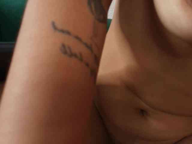 alicia--kiss webcam