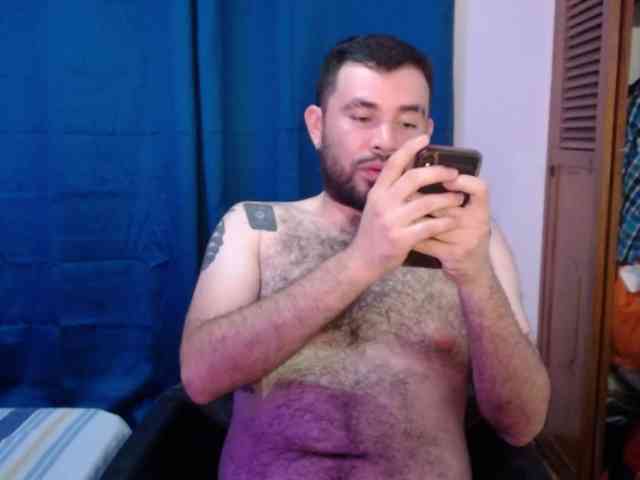 Otakugrizzly1 Live Webcam on BongaCams