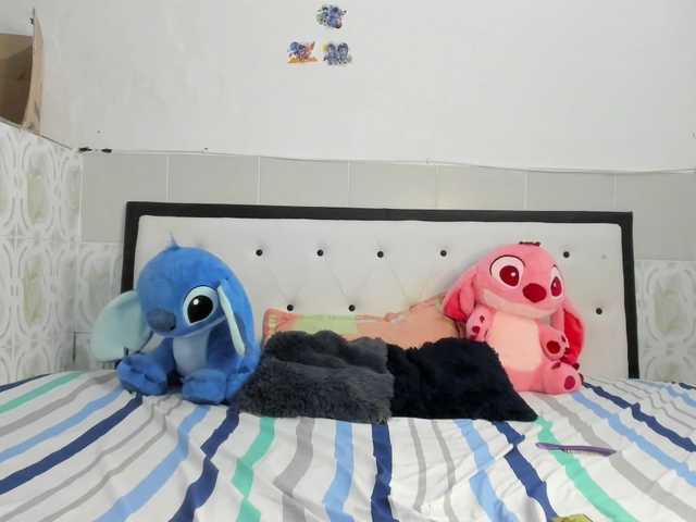 EmelyWhitte webcam