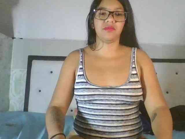 EmelyWhitte webcam