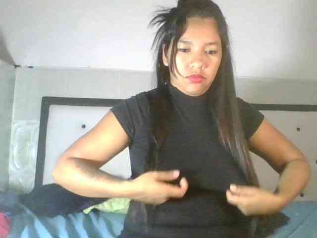 EmelyWhitte webcam