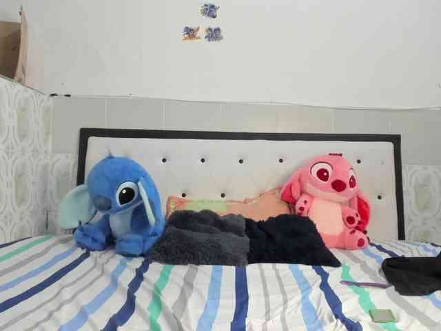 EmelyWhitte webcam
