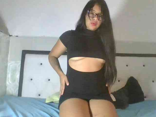 EmelyWhitte webcam