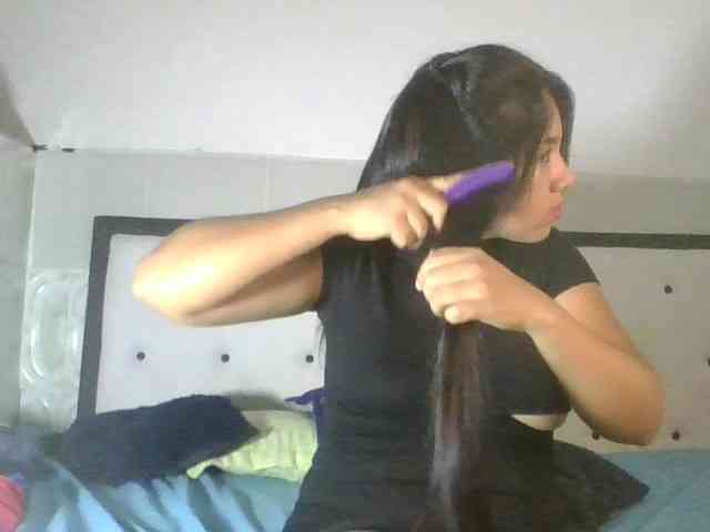 EmelyWhitte webcam