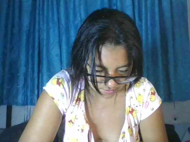 EmelyWhitte webcam