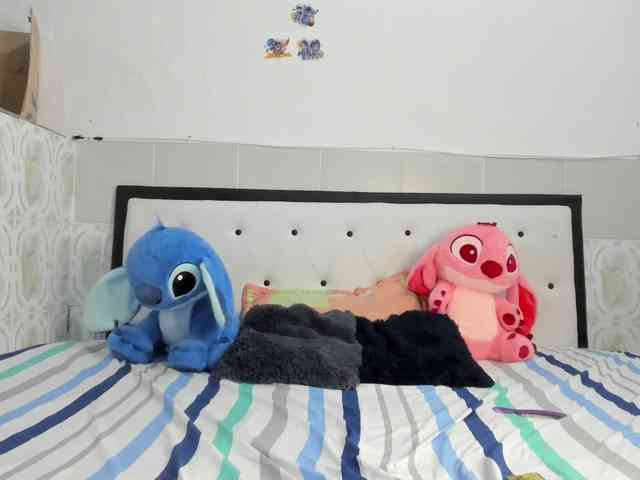 EmelyWhitte webcam