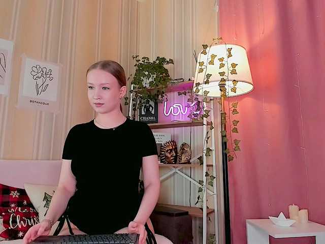 EvaSweet's BongaCams show and profile