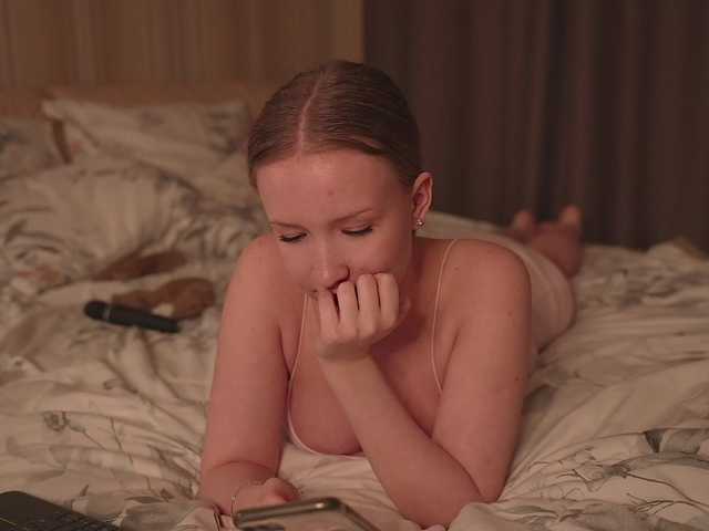 EvaSweet's BongaCams show and profile