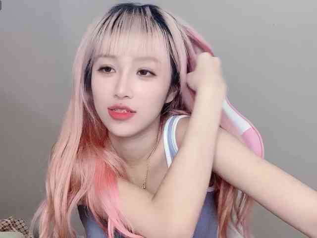 Judyshen Live Webcam on BongaCams