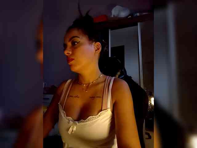 SrtaJhenny webcam