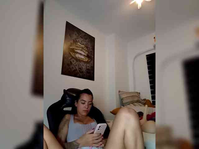 SrtaJhenny webcam