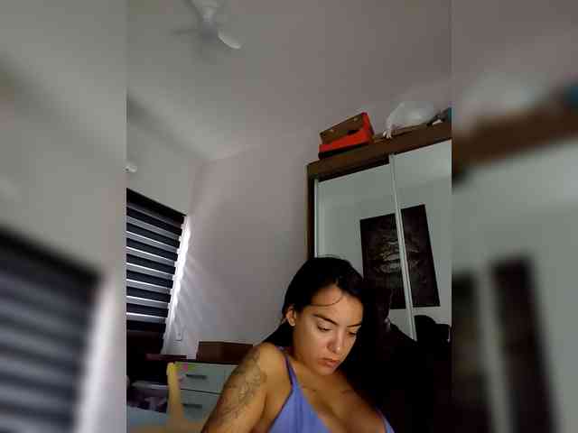 SrtaJhenny webcam