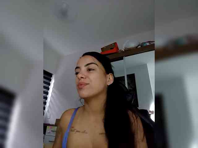 SrtaJhenny webcam