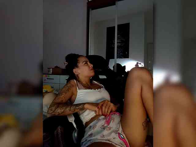 SrtaJhenny webcam