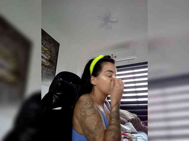 SrtaJhenny webcam