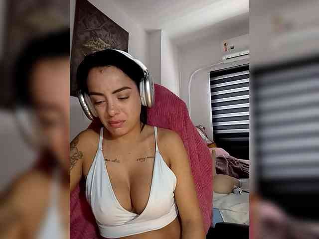 SrtaJhenny webcam