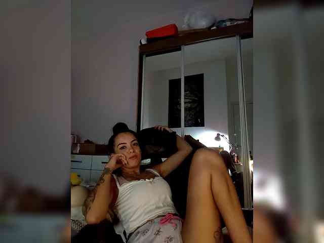 SrtaJhenny webcam