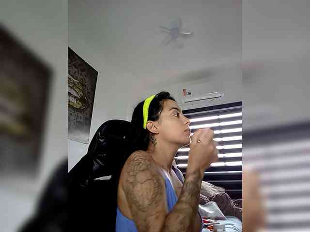 SrtaJhenny webcam