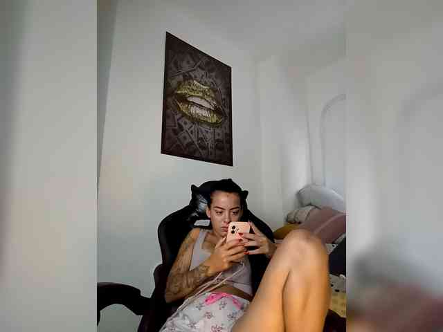 SrtaJhenny webcam