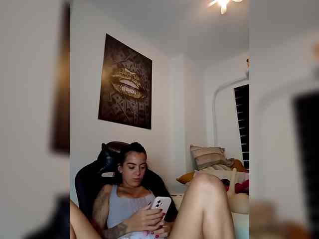 SrtaJhenny webcam