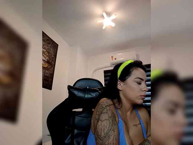 SrtaJhenny webcam
