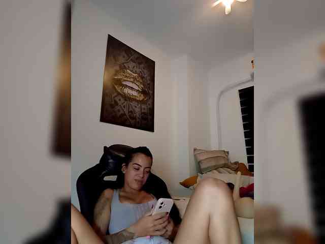 SrtaJhenny webcam