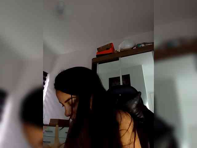 SrtaJhenny webcam