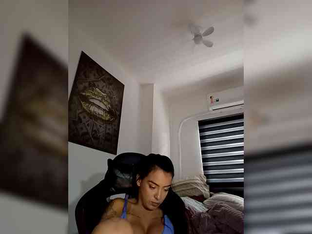 SrtaJhenny webcam
