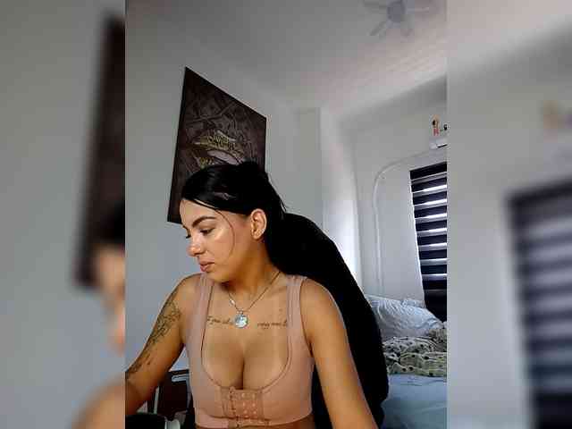 SrtaJhenny webcam