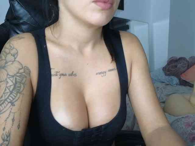 SrtaJhenny webcam