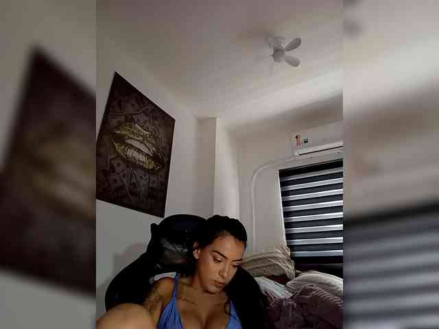 SrtaJhenny webcam