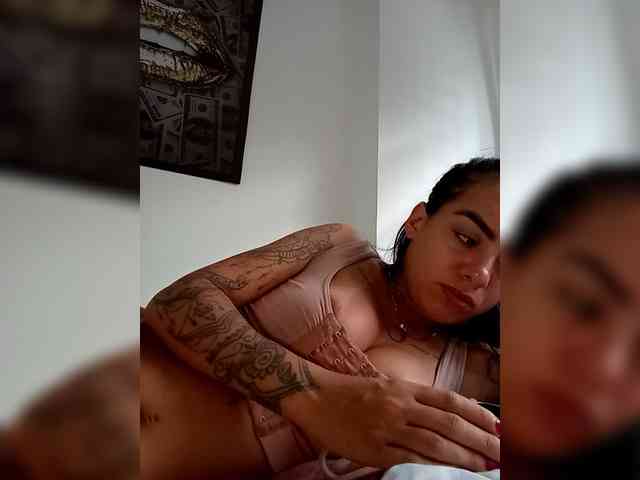 SrtaJhenny webcam