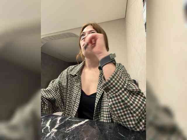 Alinagilberd03 webcam