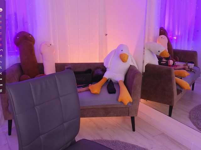 MiraFalls's BongaCams show and profile