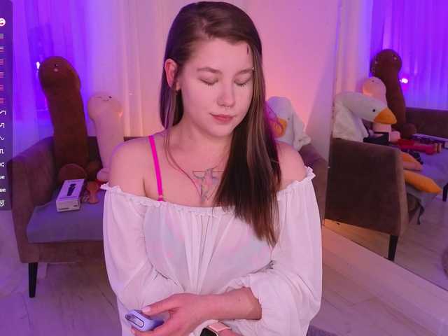 MiraFalls's BongaCams show and profile