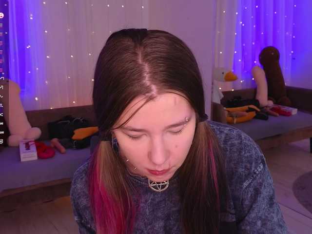 MiraFalls's BongaCams show and profile