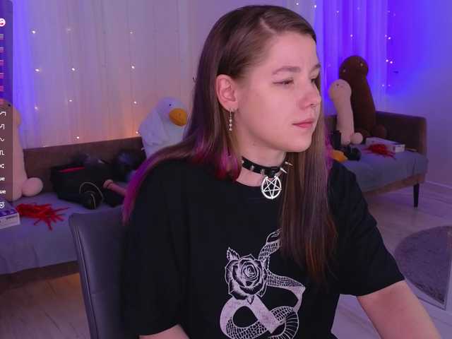 MiraFalls's BongaCams show and profile