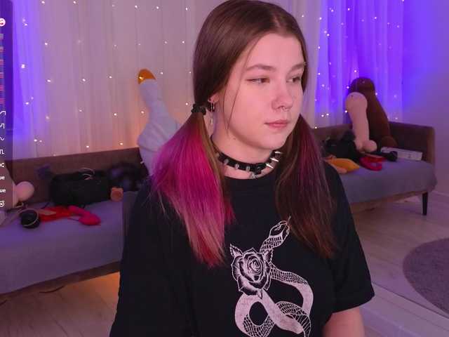 MiraFalls's BongaCams show and profile