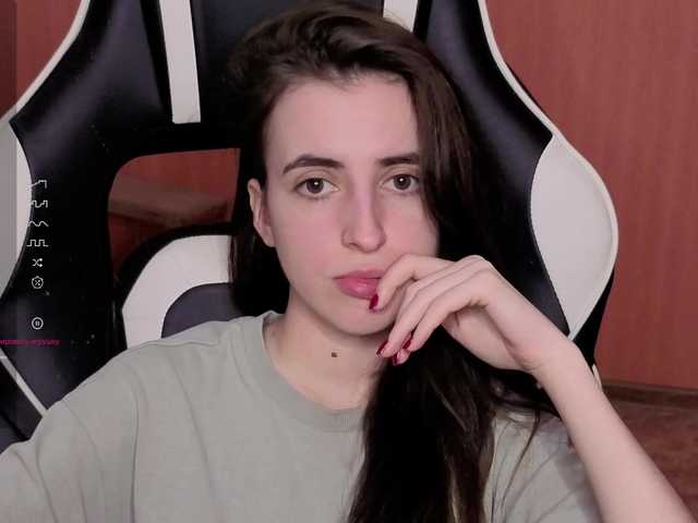 Valeritiiio live cam profile