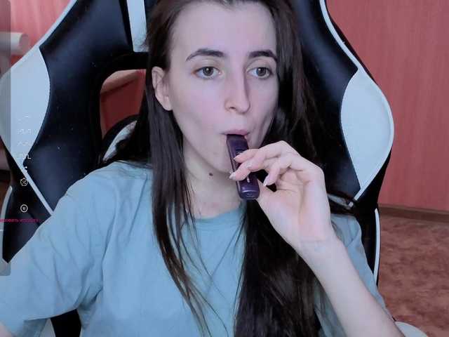 Valeritiiio's BongaCams show and profile