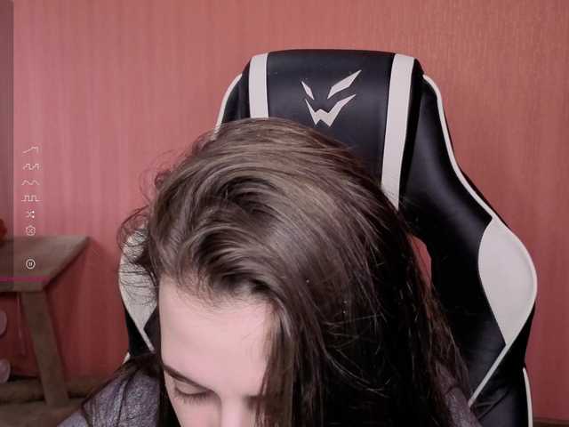 Valeritiiio's BongaCams show and profile